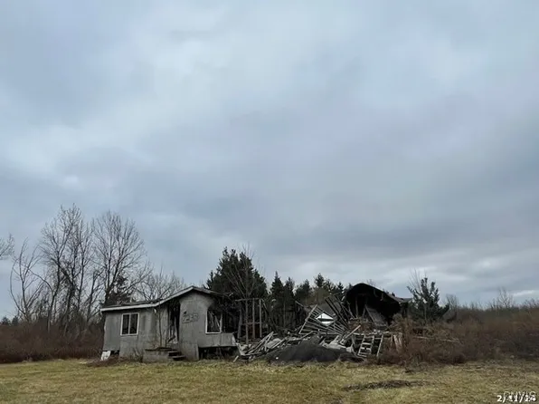 7230 Telephone Rd, Le Roy, NY 14482