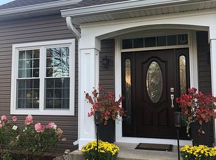 4550 Mackinac St, Lake In The Hills, IL 60156