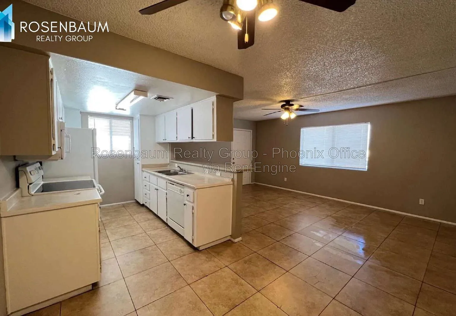 2 bed, 1.5 bath, 1008 sqft, $995 — Photo 2