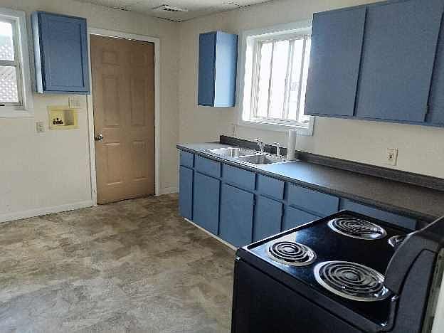 1st image of 926 Johler Ave Fl 2