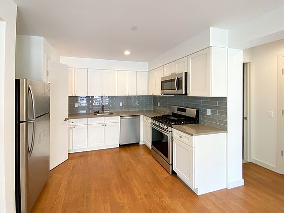 4th image of 14-25 27th Ave #2B