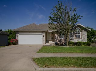 991 S Hedge Dr, Nixa, MO 65714
