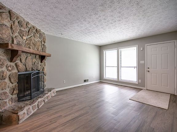 3rd image of 1496 Springwood Dr SE APT A