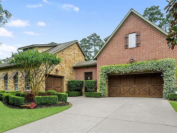 18 Frontenac Way is a well-maintained home with lovely curb appeal in Carlton Woods.