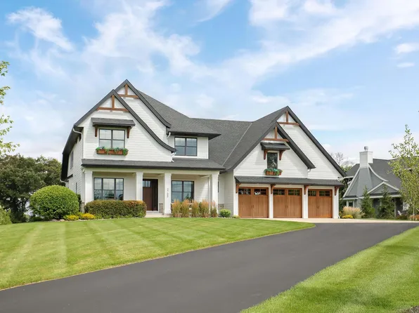 3788 Woodland Cove Pkwy, Excelsior, MN 55331