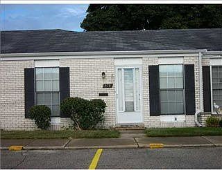 1st image of 905 Berkley Cir