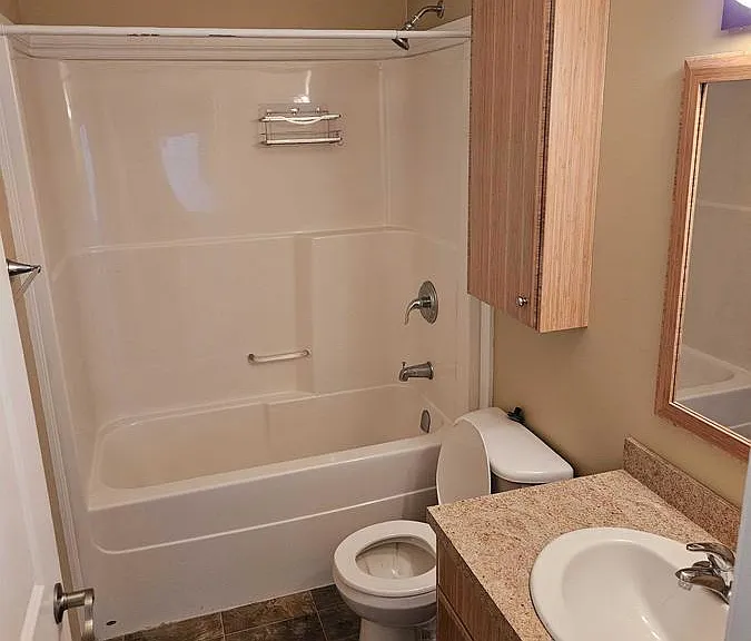 2160 McIntyre St #4 — Photo 10