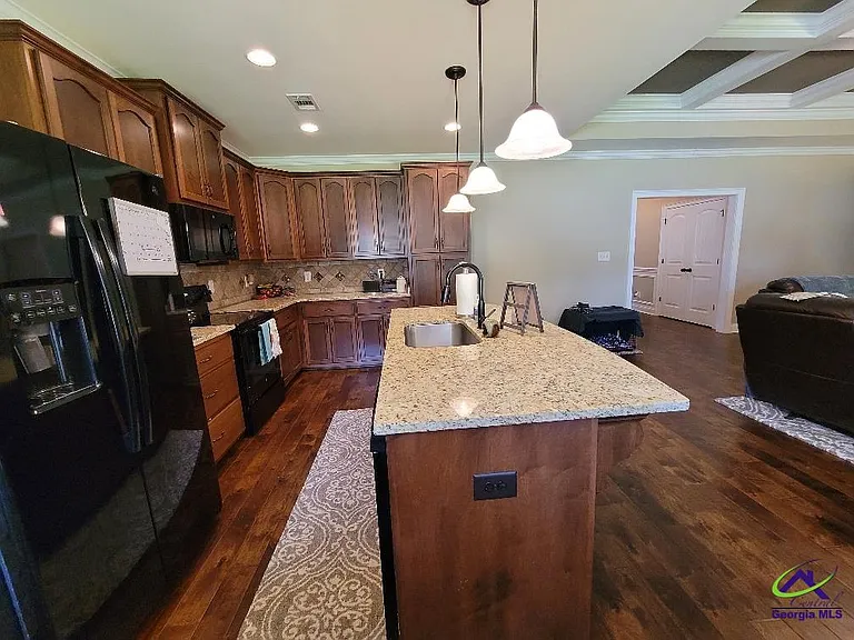 104 Loneoak Trl — Photo 2
