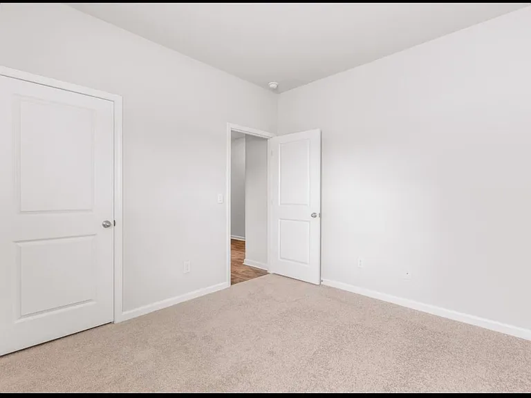 102 Green Passage Ln — Photo 6