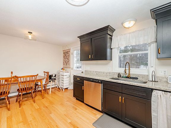 4th image of 5 Kirsten Avenue