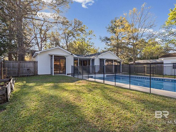 5th image of 5030 Cole Dr E
