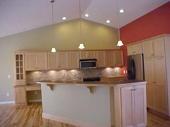 4th image of 19051 Joslin Cir