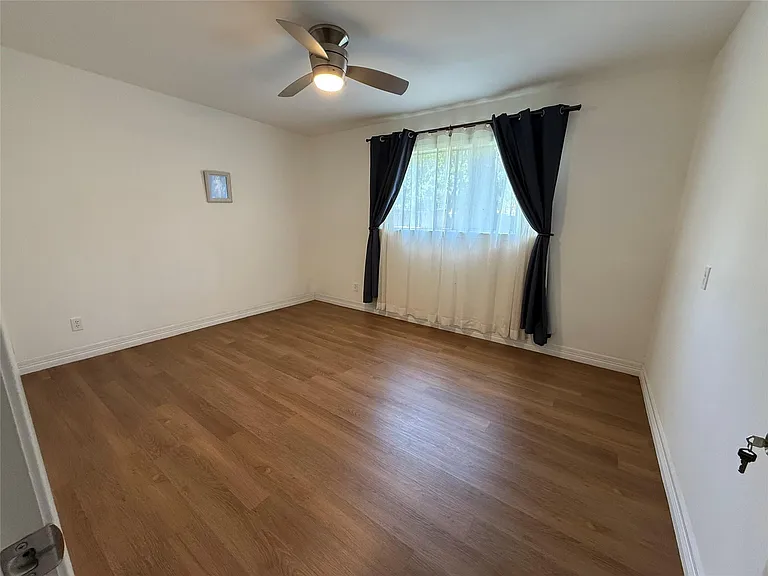 11915 Steppingstone Ln — Photo 21