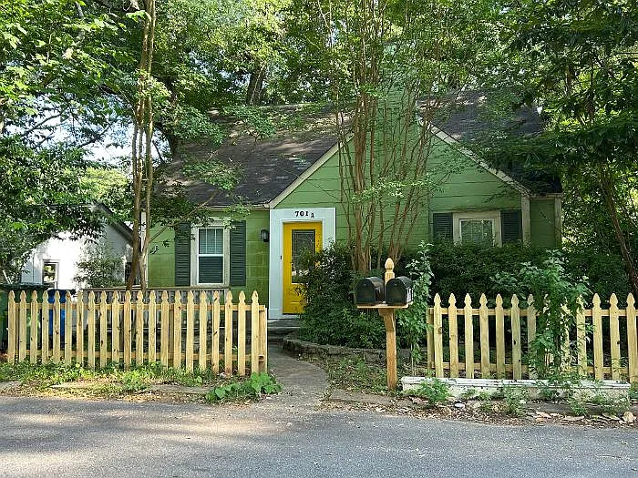 4 bed, 1750 sqft, $2,996 — Photo 1