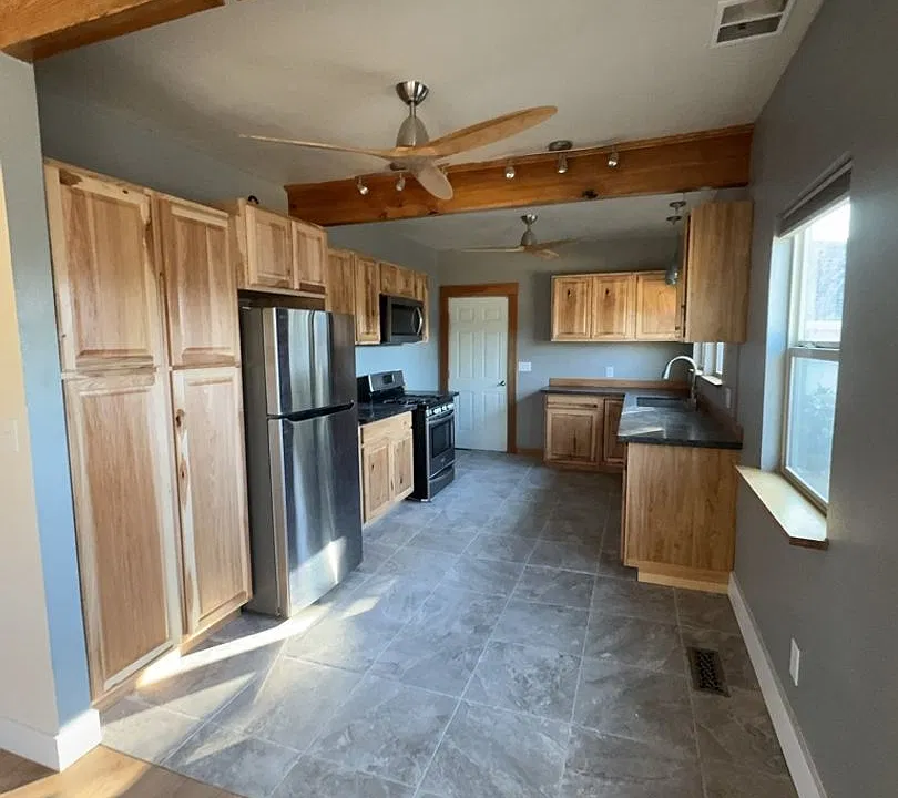 1001 Lozier Ln