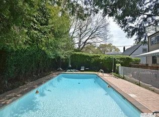 202 Richard Ave, Merrick, NY 11566