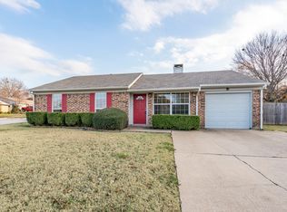 4210 Glen Pines Dr, Arlington, TX 76016