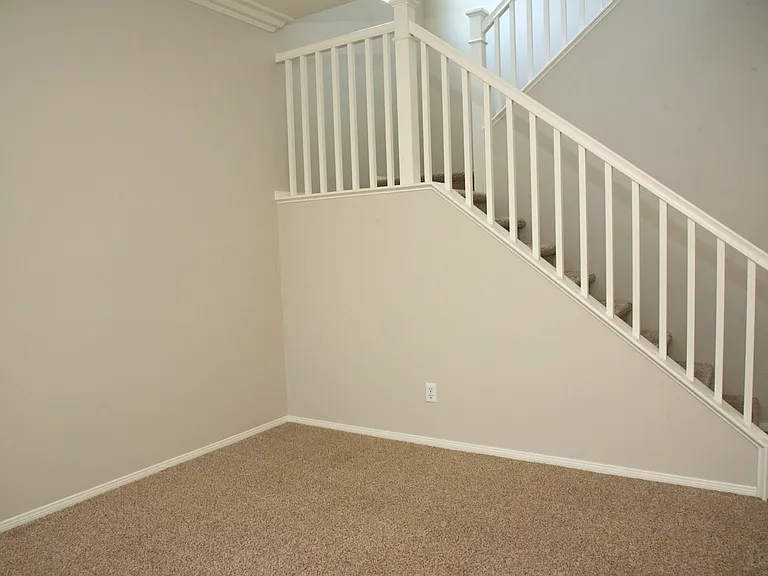 45349 Escalon St — Photo 9