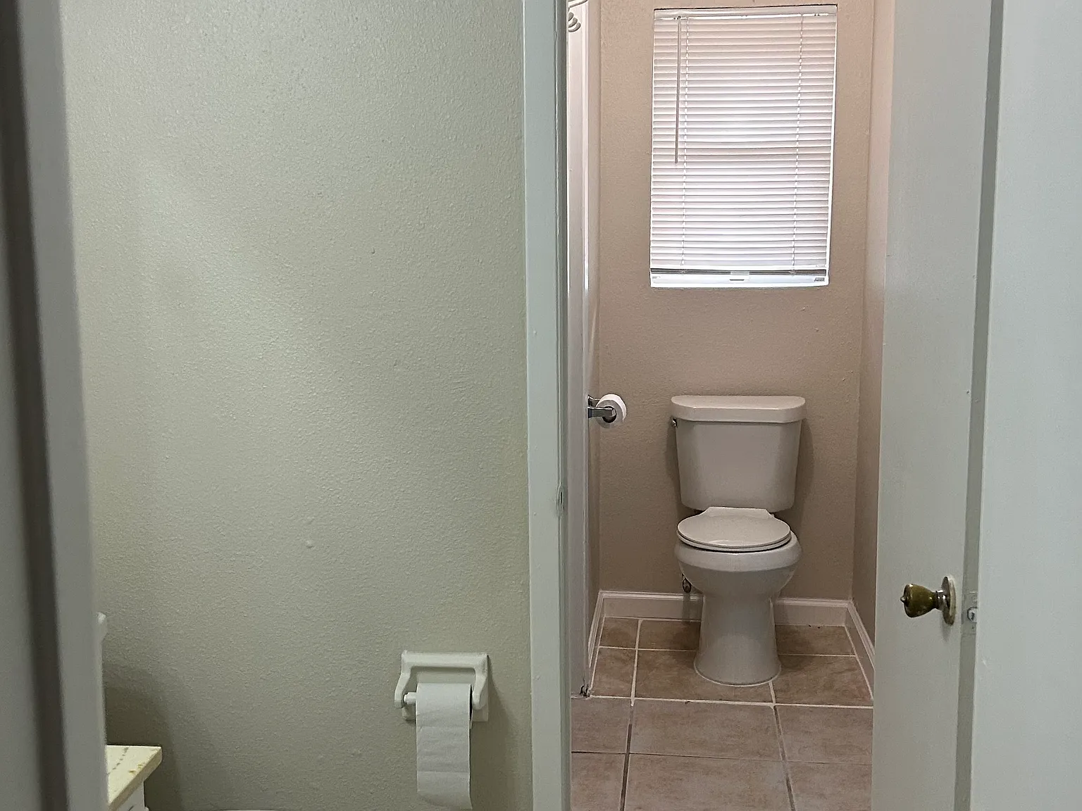 2 bed, 1.5 bath, 2145 sqft, $1,100 — Photo 4