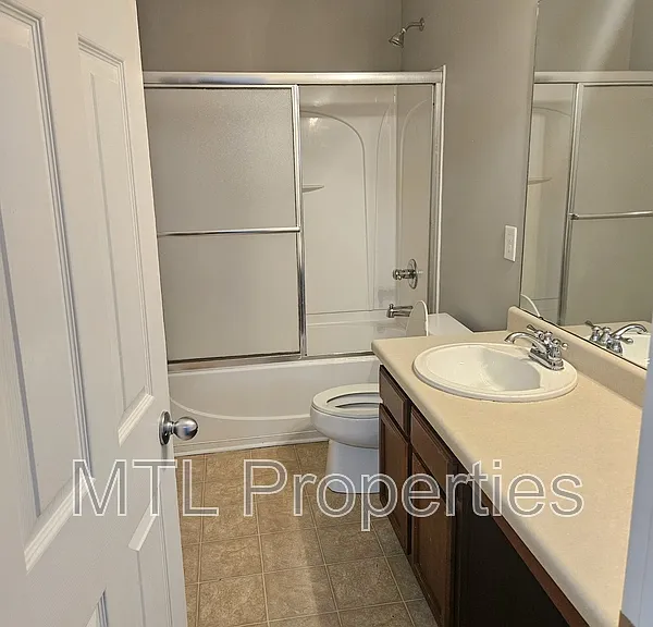 302 Nanny Point Dr — Photo 16