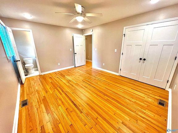 3rd image of 403 Hillmont Cir NW