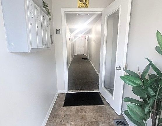 2nd image of 618 Maplewood Ave #3