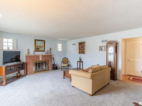 5th image of 654 Florence Ave