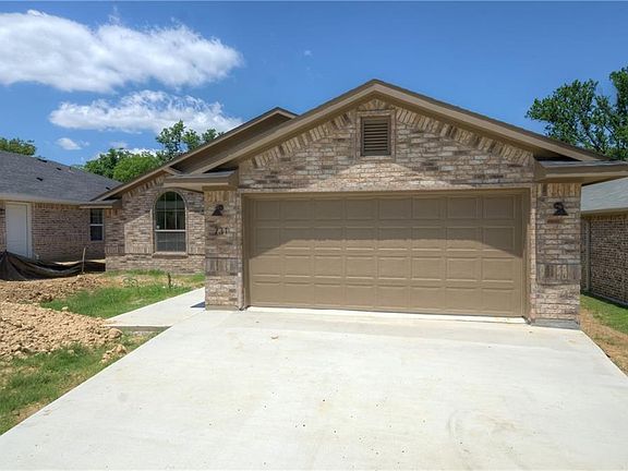 2nd image of 731 Thompson Dr