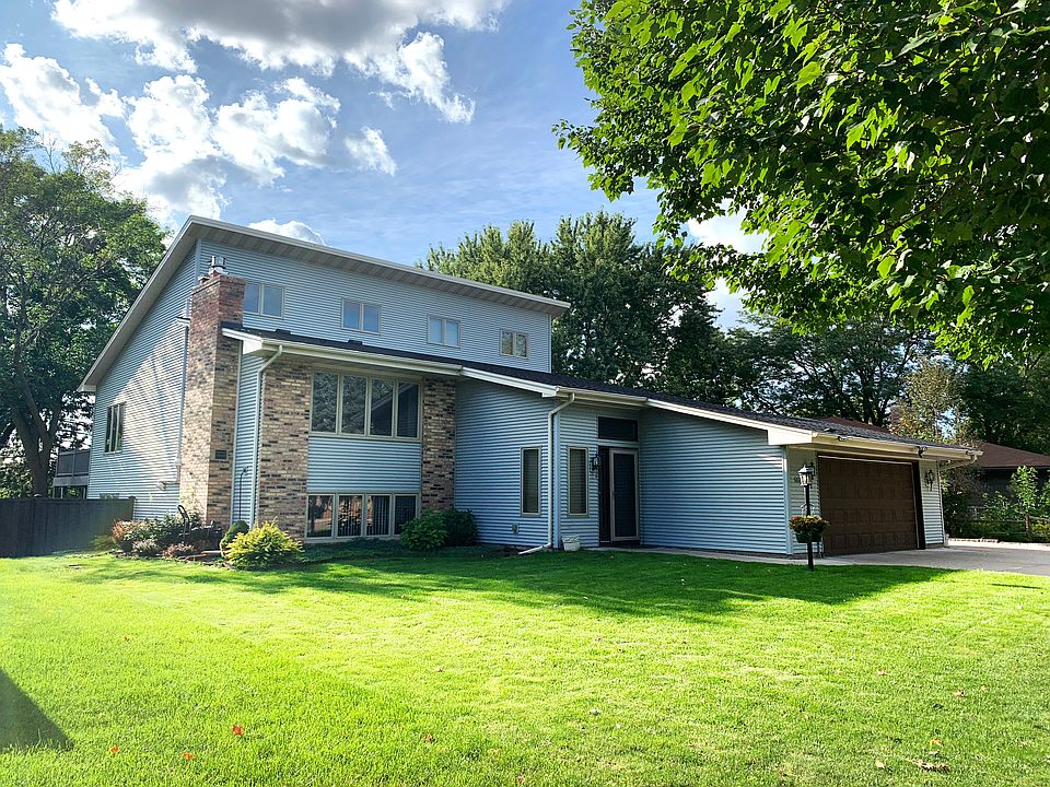 1st image of 5880 Matterhorn Dr NE