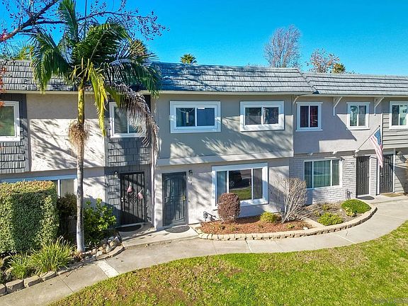 3rd image of 9416 Carlton Oaks Dr Unit B
