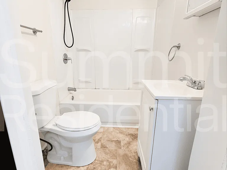 23 Martha Ave — Photo 5