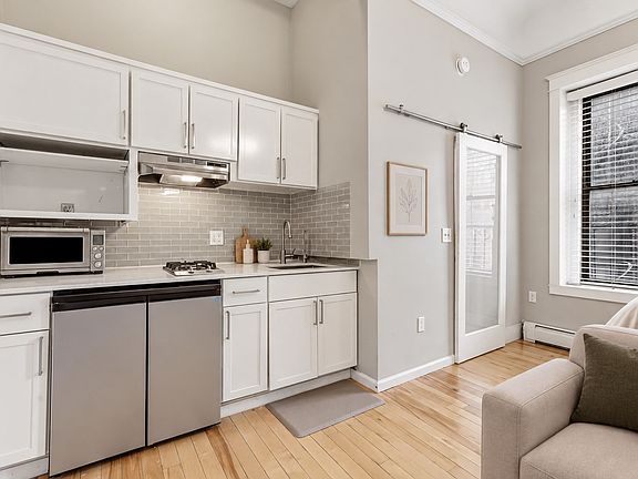4th image of 362 Commonwealth Ave APT 1C
