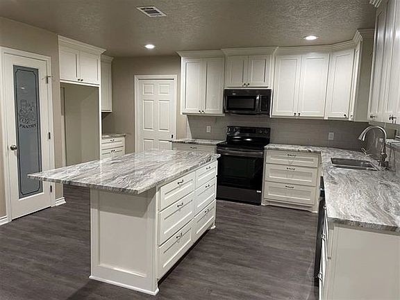 5th image of 2795 Westmont Dr #***BTSA: $700!!***