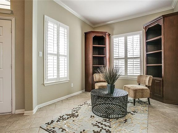 4th image of 5528 Hidden Creek Ln