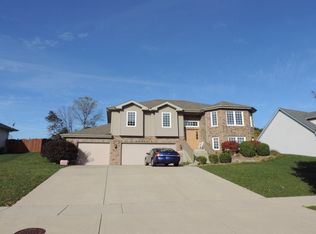 1045 Doe Path Ln, Crown Point, IN 46307