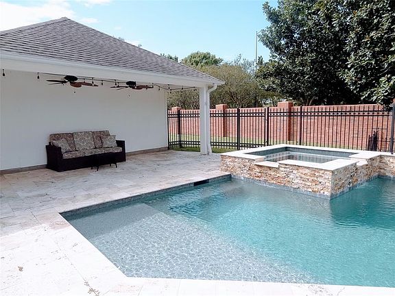 4th image of 1026 Burchton Dr