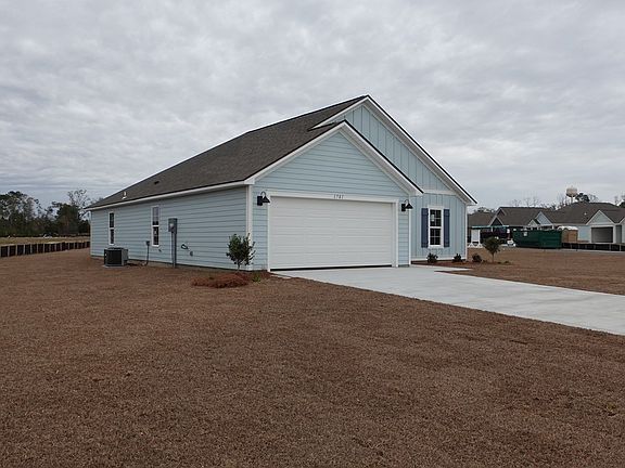 2nd image of 1701 Phillips Cir