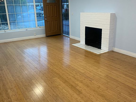 2nd image of 923 Alberni St