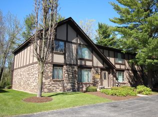 90 Potawatomi Rd UNIT 2B, Williams Bay, WI