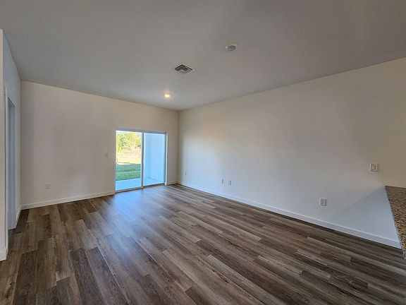 4th image of 129-131 Hightower Ave S #2757817D4