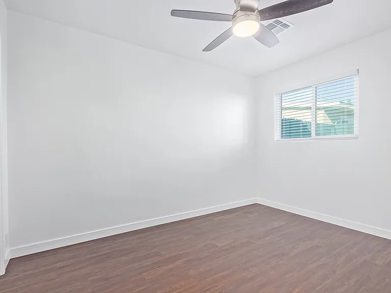 312 E Kinderman Dr #5 — Photo 5