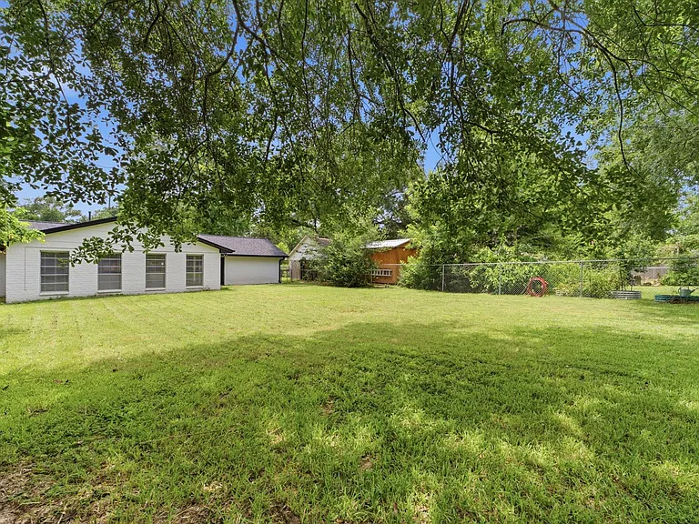 3507 Lake Ridge Bnd — Photo 37