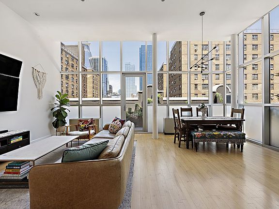 2nd image of 420 W 25th St Unit Ph9c