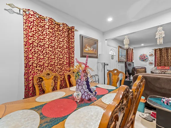 67-02 Almeda Avenue image 11 of 41