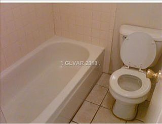 4th image of 4228 Stewart Ave