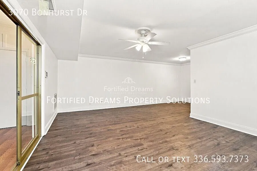 Charming & Spacious Condo W/ Sunroom - New Lower Price!! — Photo 2