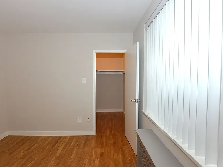 265 Russell Hill Rd — Photo 24