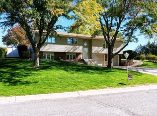 913 Westridge Ave, Norton, KS 67654