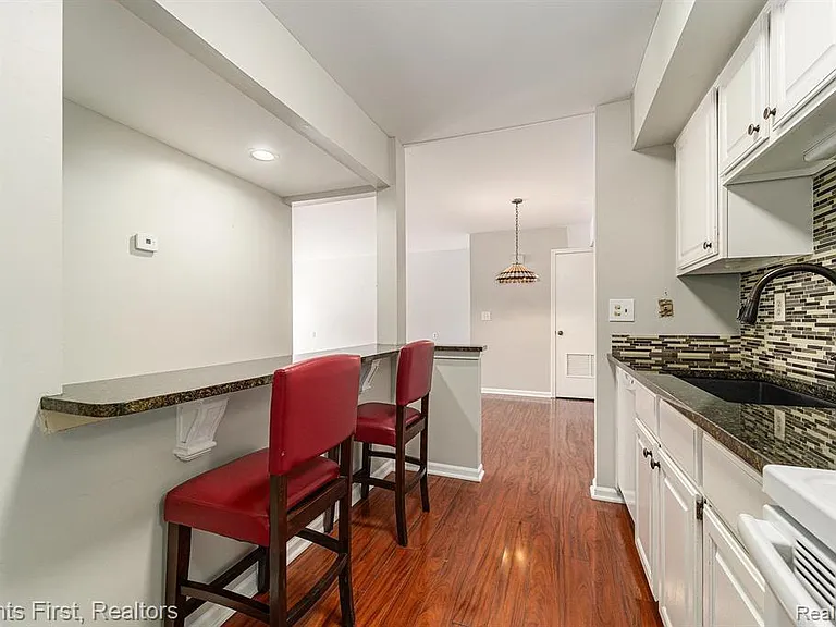 164 Pinewood Dr — Photo 7