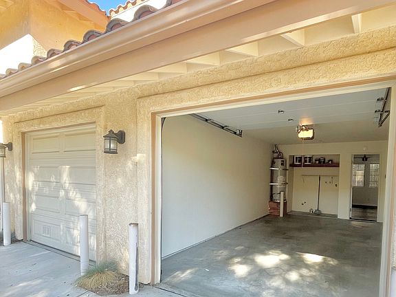 2nd image of 410 S Ventura St #B